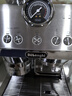 德龍（Delonghi）咖啡機(jī)意式半自動(dòng)美式家用冷萃 豆粉兩用 19Bar泵壓 升級(jí)蒸汽細(xì)桿奶泡系統(tǒng)全金屬面板機(jī)身EC9555.M 15檔研磨度 冷萃技術(shù) 牛角手柄 2L大容量水箱 曬單實(shí)拍圖