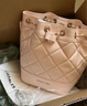 CHARLES&KEITH絎縫菱格鏈條水桶包雙肩包包女包女友生日七夕禮物CK2-10701506 Light Pink淺粉色 M 曬單實(shí)拍圖