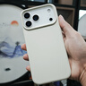 艾派客適用iPhone17Promax手機(jī)殼液態(tài)硅膠鏡頭全包圍防摔散熱保護(hù)套簡約男女款純色軟外殼高級感新款軟殼 【古董白】液態(tài)硅膠-軟糯手感-植絨內(nèi)襯護(hù)機(jī) iPhone17Promax 曬單實拍圖