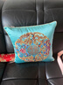 大唐夢(mèng)新中式抱枕高檔刺繡沙發(fā)靠枕客廳床頭靠墊大腰枕中國風(fēng)含芯靠背墊 吉祥 高精密 金色【刺繡款】 含枕芯 45cm*45cm(加量填充/單個(gè)) 曬單實(shí)拍圖
