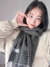嬈蝶2025新款韓國(guó)格紋羊毛圍巾女冬季復(fù)古百搭千鳥(niǎo)格子防寒保暖圍脖 黑色 180*32cm 曬單實(shí)拍圖
