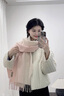玖慕（JIUMU）教師禮物圍巾女士秋冬季純羊毛加厚保暖可愛熊貓漸變圍脖披肩 漸變粉-熊貓 曬單實拍圖