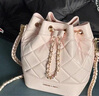 CHARLES&KEITH絎縫菱格鏈條水桶包雙肩包包女包女友生日七夕禮物CK2-10701506 Light Pink淺粉色 M 曬單實拍圖