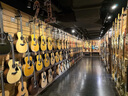 FENDER玩家2電吉他Player二代2025新款左手芬達Tele/Strat墨產(chǎn)芬德 014-4522-556 ST【限量款】楓木指板 單單雙 貝殼粉 曬單實(shí)拍圖