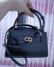 CHARLES&KEITH鱷魚(yú)紋凱莉包手提斜挎婚包包女包生日禮物CK2-50270880-1 Black黑色 S 曬單實(shí)拍圖