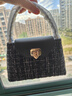 CHARLES&KEITH25秋新品粗花呢菱格手提斜挎凱莉包生日禮物CK2-50782379-3 Black Tweed黑色/白色 M 曬單實(shí)拍圖