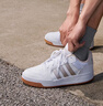 adidas ENTRAP美式校園風(fēng)低幫運動板鞋少年感復(fù)古籃球鞋阿迪達(dá)斯 白/金色   41 曬單實拍圖