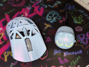 萬靈競記萬靈花獸MiniPro鎂合金輕量化無線8k電競鼠標回報率3950 Mini Pro-碎冰藍(光微動)側裙無孔 曬單實拍圖