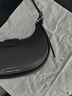 CHARLES&KEITH三角扣新月包腋下包單肩包包女包女友生日七夕禮物CK2-50271205 Noir黑色 S 曬單實(shí)拍圖