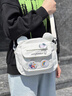 瞬子日系可愛(ài)帆布小熊包包女新款潮ins卡通少女心軟妹學(xué)生斜挎包 白色【2個(gè)徽章】 曬單實(shí)拍圖