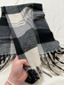 啄木鳥(niǎo)英倫復古格子圍巾女學(xué)生秋冬韓版披肩日系仿羊絨保暖流蘇圍脖男潮 黑灰色 曬單實(shí)拍圖