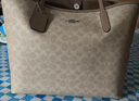 蔻馳（COACH）【品牌直供】女士經(jīng)典標(biāo)志CITY 33大號(hào)托特包單肩包七夕禮物 曬單實(shí)拍圖