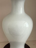 景德鎮陶瓷花瓶手繪白色冰片裂紋釉花瓶擺件客廳插花玄關(guān)酒柜裝飾 小號冰裂釉白色魚(yú)尾瓶+底座 曬單實(shí)拍圖