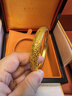 老鋪黃金古法手工足金手環(huán) · 花絲如意祥云紋手鐲 寬邊款55號(hào)金重約75.6g 曬單實(shí)拍圖