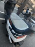 永久電動摩托車2025新款72V黑金石墨烯長續(xù)航NFC智能兩輪電摩電動車 白色/1800W/雙碟剎 72V35A-全新黑金石墨烯-整車發(fā)貨 曬單實拍圖