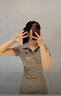 小野七天polo領(lǐng)刺繡連衣裙女夏季2025韓系氣質(zhì)收腰顯瘦短袖T恤a字包臀短裙 灰色 M 建議體重96-105斤 曬單實(shí)拍圖