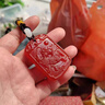 施華索尼亞天然紅瑪瑙火麒麟五行缺火補(bǔ)火的吊墜飾品屬火喜火男女項(xiàng)鏈 帶脖子上掛繩 曬單實(shí)拍圖