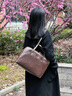 簡(jiǎn)·佰格（JONBAG）復(fù)古波士頓百搭托特包女士包包2025新款大容量輕奢通勤手提單肩包 咖啡色 曬單實(shí)拍圖