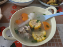 京東京造 湯鍋 白麥飯石色不粘湯鍋家用煮燉鍋 燃?xì)怆姶艩t通用 帶蒸格24cm 曬單實拍圖