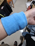 李寧（LI-NING）護腕【兩只裝】男女運動(dòng)健身籃球護手腕吸汗加長(cháng)手套訓練扭傷防護 曬單實(shí)拍圖