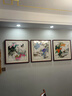 歐藍盾純手繪花鳥(niǎo)畫(huà)玄關(guān)裝飾畫(huà)名家寫(xiě)意國畫(huà)餐廳掛畫(huà)三聯(lián)畫(huà)客廳沙發(fā)壁畫(huà) 紫氣東來(lái)（框色聯(lián)系客服） 裝框50*50 曬單實(shí)拍圖