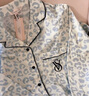 維多利亞的秘密（Victoria's Secret）宅度假輕舒絨輕盈溫暖防靜電舒適家居服女士長(zhǎng)袖長(zhǎng)褲睡衣套裝 5NZY粉豹紋 11273305 M 曬單實(shí)拍圖
