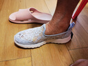 斯凱奇（Skechers）夏季女鞋2025新款蕾絲網(wǎng)面健步鞋淺口一腳蹬穿脫軟底老人鞋媽媽鞋 蕾絲網(wǎng)面-LTGY /淺灰色/白底 37 （建議拍小一碼） 曬單實(shí)拍圖