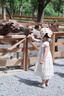 ASK JUNIOR小童裙子夏季吊帶裙女童公主田園風(fēng)蕾絲拼接無(wú)袖連衣裙米白  110 曬單實(shí)拍圖