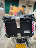 星騎俠裂行pcx160摩托車尾箱uy125uu鋁合金尾箱巧格i電動(dòng)車小牛n1后備箱 45L黑色+靠+車貼+不銹鋼底座 曬單實(shí)拍圖