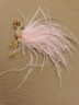 初享（CHUXIANG）感粉色羽毛火烈鳥(niǎo)胸針女 時(shí)尚氣質(zhì)個(gè)性西裝別針配飾 金色 合金 曬單實(shí)拍圖