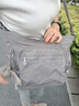 Kipling【七夕禮物】男女款25秋冬新款輕便斜挎包百納牛角包GABBIE/GABB GABBIE S-引力灰 曬單實(shí)拍圖