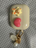 雅思戀 愛心小貓適用airpods pro第二代耳機(jī)套卡通蘋果AirPods3代無線藍(lán)牙耳機(jī)保護(hù)套 米色愛心小貓耳機(jī)套+掛件 AirPods Pro2代 曬單實(shí)拍圖
