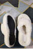 COSMICKISS毛毛拖鞋女外穿2025秋冬新款韓版厚底白色小個(gè)子辦公居家棉拖鞋子 平跟【交叉】白色【偏小一碼】 40-41 曬單實(shí)拍圖