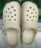 名創(chuàng)優(yōu)品（MINISO）洞洞鞋女男夏季外穿沙灘涼鞋防滑厚底踩屎感包頭涼拖鞋骨白38-39 曬單實(shí)拍圖