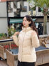 波司登（BOSIDENG）25新款冬季羽絨服女短款連帽加厚90絨百搭保暖外套B250245128 暖沙米7A53 S 160/88A 體重約100-110斤 曬單實(shí)拍圖