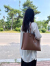 柏薩尼（PESASRIE）品牌包包女款托特包輕奢時(shí)尚腋下單肩包大容量真皮情人節(jié)生日禮物 深棕色【全國(guó)十倉(cāng)/當(dāng)次日達(dá)】 奢侈禮盒包裝送女友送老婆送母親 曬單實(shí)拍圖