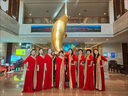 大合唱團體演出服裝女成人長裙2025新款舞臺歌頌指揮服合唱團禮服 紅色【金絲絨舞臺主持人】 3XL 曬單實拍圖