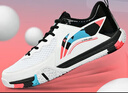 李寧（LI-NING）羽毛球鞋貼地飛行2LITE 標(biāo)準(zhǔn)白/黑色/熒光焰紅 AYTT003-2 40 曬單實(shí)拍圖