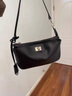 路遜緹卡頭層牛皮美式腋下包包女25年新款高端真皮鎖扣小方包單肩斜挎小包 黑色金扣 曬單實(shí)拍圖