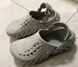 卡駱馳crocs檀健次同款波波洞洞鞋舒適百搭男戶外沙灘鞋包頭拖鞋女鞋|207937 大氣灰-1FT 尺碼偏大，選小一碼 41 /42(260mm) 曬單實(shí)拍圖