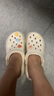 名創(chuàng)優(yōu)品（MINISO）洞洞鞋女款2025新款eva防滑防臭沙灘鞋增高涼拖鞋女夏季外穿 卡其+MM球(6個(gè))滴塑 36-37 曬單實(shí)拍圖