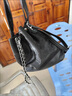 QUEENJOY高級感洋氣大容量雙肩包包女2024新款流行小背包多用斜挎包水桶包 黑色 曬單實(shí)拍圖