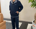 DVHNMK國(guó)際高端品牌男裝運(yùn)動(dòng)套裝男士春秋季中年休閑夾克運(yùn)動(dòng)服男三件套 高檔深藍(lán)【外套+T恤+褲子  現(xiàn)貨速達(dá)】 XL【建議121-140斤左右】 曬單實(shí)拍圖