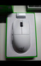 雷蛇（Razer）毒蝰v3pro專(zhuān)業(yè)版 輕量化無(wú)線(xiàn)游戲鼠標 人體工程學(xué)設計 宏電競鼠標 對稱(chēng)手型 lol吃雞鼠標 白色（輕約55克 自帶8KHZ接收器） 曬單實(shí)拍圖