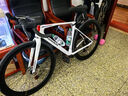 PARDUS瑞豹ROBIN SPORT公路車(chē)碳纖維電子變速自行車(chē)男女單車(chē)彎把 水珍珠白-邁金PES電變 S(適合身高165-178CM) 碳纖維輪組 曬單實(shí)拍圖