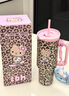 野獸派家居（tbh）三麗鷗Hello Kitty巨無(wú)霸保溫吸管杯水杯不銹鋼保冷杯禮物 巨無(wú)霸保溫吸管杯 牛仔豹紋 1200ml 含mini收納包掛件 曬單實(shí)拍圖