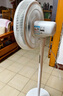 美的（Midea）【颶風(fēng)節(jié)能】七葉柔風(fēng)立式電風(fēng)扇/家用輕音落地扇/臺(tái)式小型風(fēng)扇/大風(fēng)力遙控定時(shí)搖頭風(fēng)扇 SAH35BSJ 曬單實(shí)拍圖