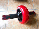 京耕（JINGGENG）健腹輪單輪家用健身軸承初學(xué)者收腹訓練運動(dòng)卷腹器腹部滾輪腹肌輪 HL15-1紅色單輪腹肌輪 曬單實(shí)拍圖