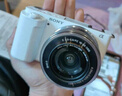 索尼（SONY）【政府補(bǔ)貼】ZV-E10L 半畫(huà)幅微單相機(jī) 標(biāo)準(zhǔn)鏡頭套裝 顏值機(jī)身 精準(zhǔn)對(duì)焦 VLOG APS-C畫(huà)幅 白色 七夕 曬單實(shí)拍圖