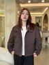 波司登（BOSIDENG）新款輕薄羽絨服女短款90絨巴恩風(fēng)休閑立領(lǐng)夾克保暖外套B250135336 可可棕|7C92 XS 155/80A 體重約110以內(nèi) 曬單實(shí)拍圖